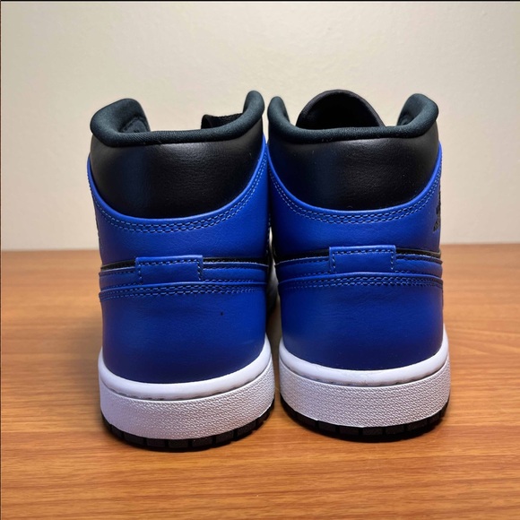 Jordan 1 Mid Hyper Royal - Picture 5 of 9